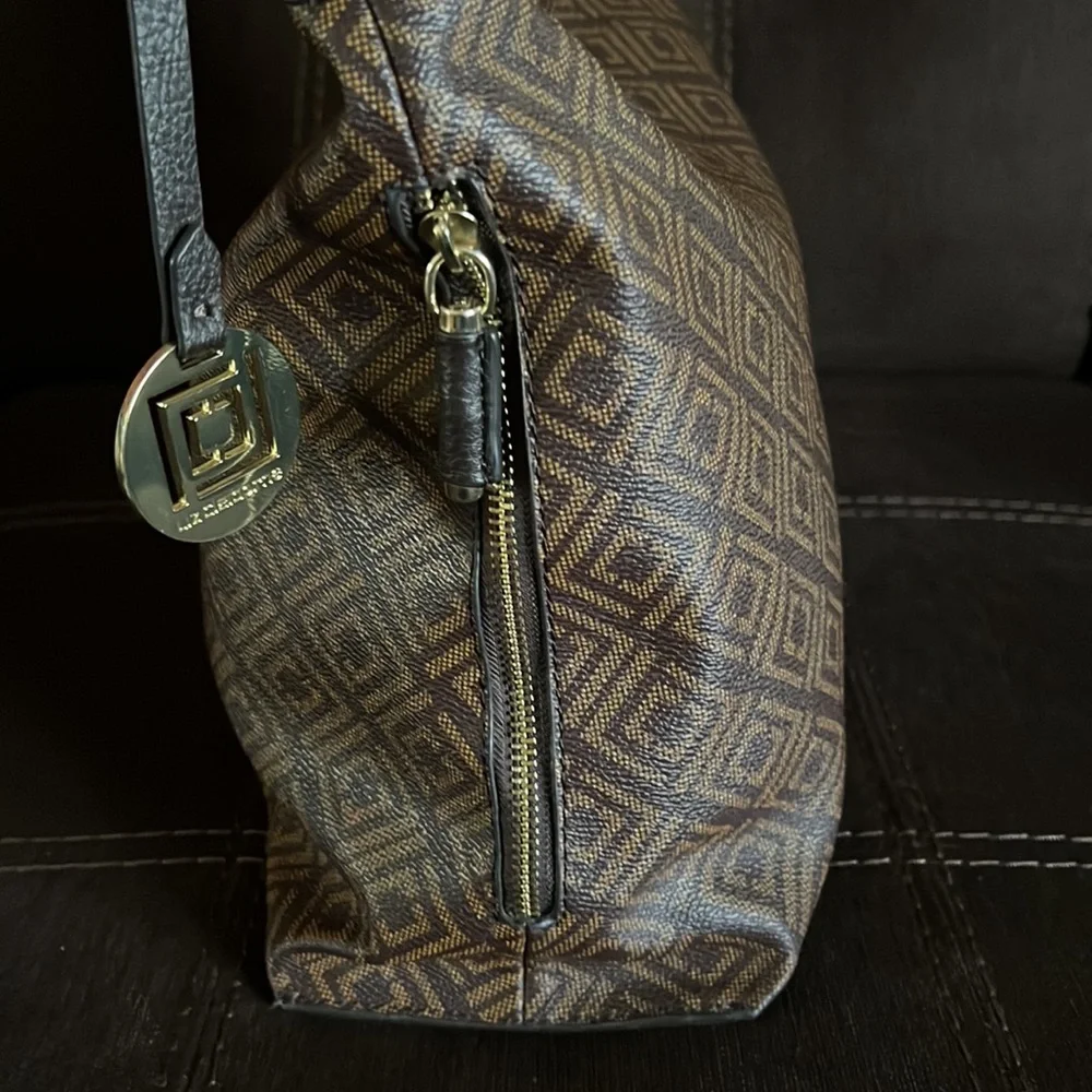 LIZ CLAIBORNE Purse 👜 - Picture 8 of 16